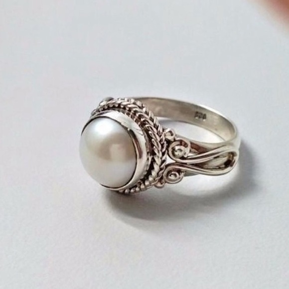 Vintage Pearl Sterling Silver Ring - Picture 2 of 4